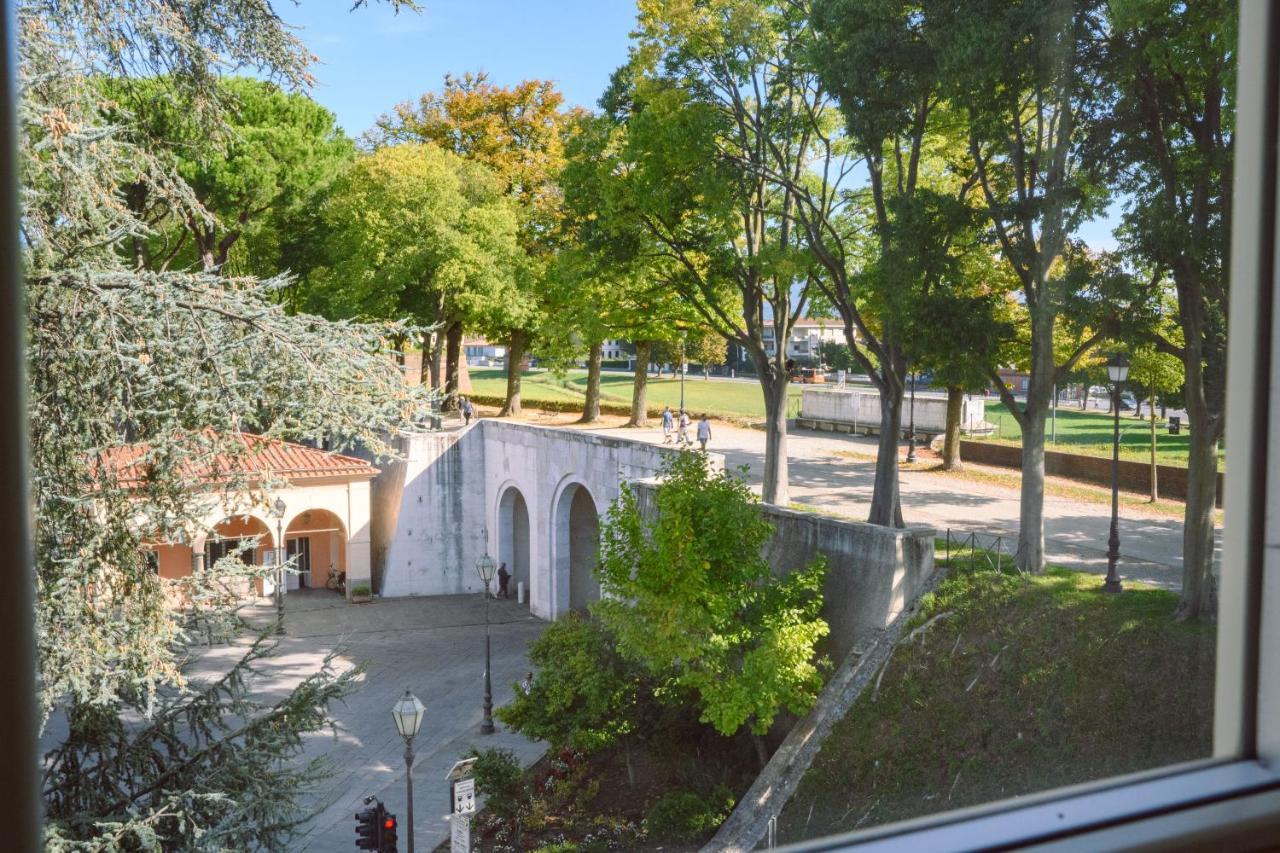 Palazzo Froussard B&B And Living Lucca Luaran gambar